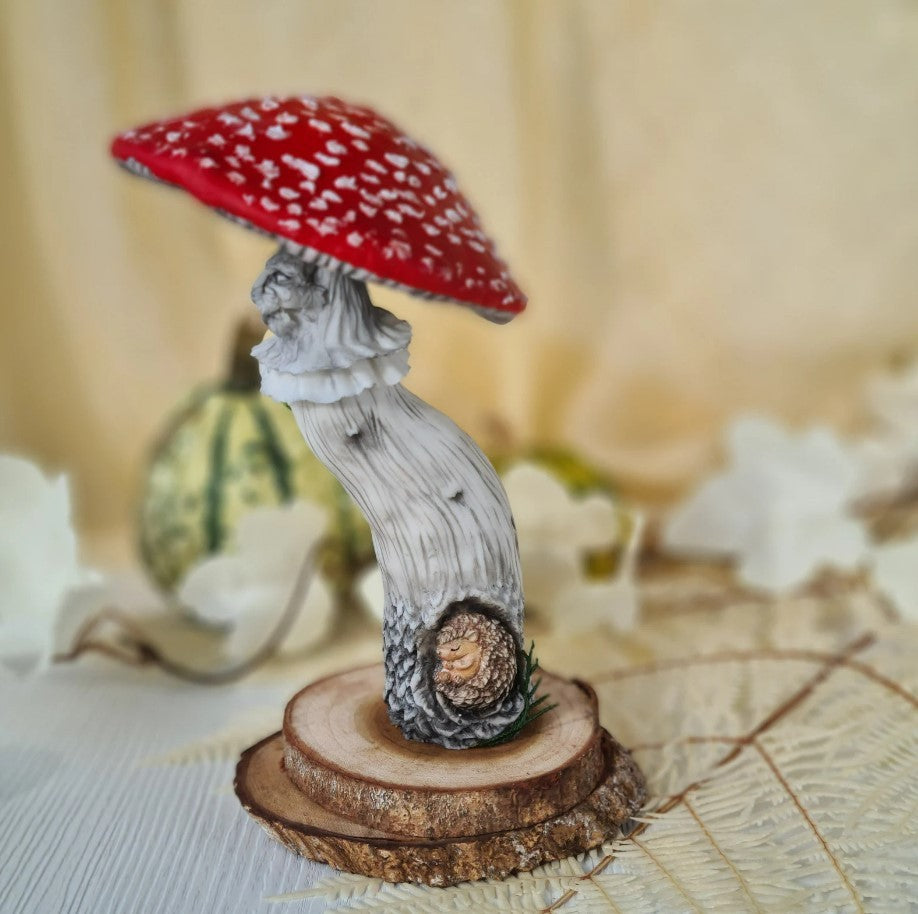 Resin Garden Mushroom House